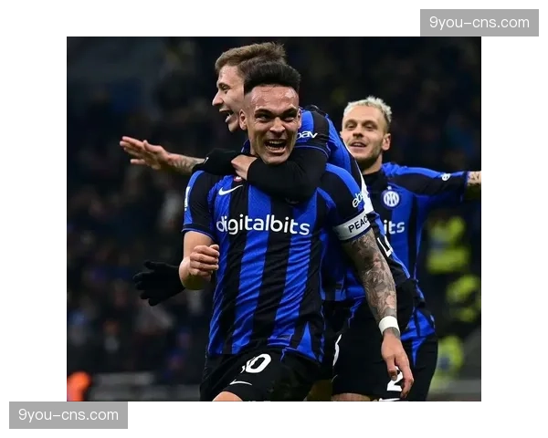 特写：米兰德比，吉鲁与劳塔罗争顶头球后双双血染赛场