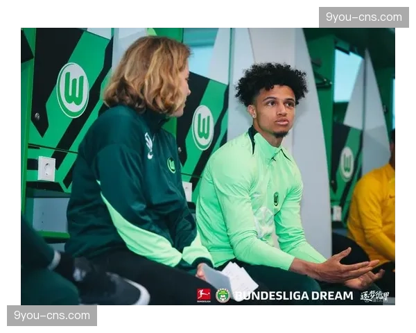 告别绿茵场?独家跟访即将在赛季末退役的沃尔夫斯堡老将阿诺德。 告别绿茵场?独家跟访即将在赛季末退役的沃尔夫斯堡老将阿诺德。