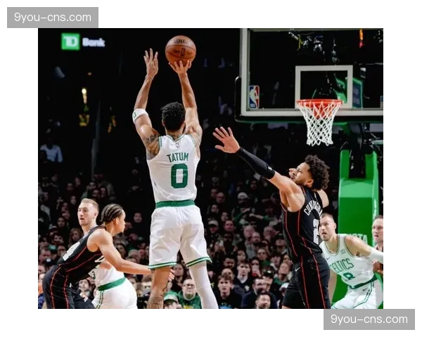 全美直播焦点战半场战报：绿军三分球20中4，篮下得分比对手多18分