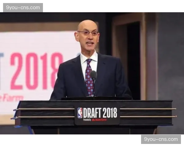 通讯:NBA与NCAA合作推出教练员培训项目,重点讲解现代空间进攻与混合防守体系。